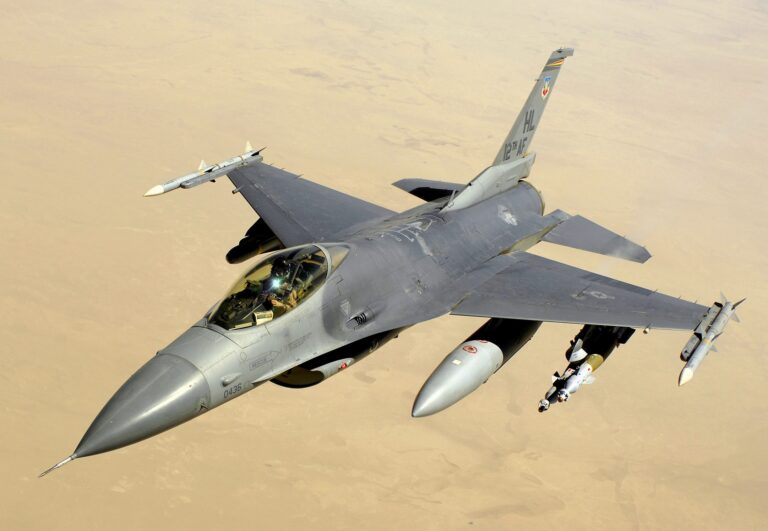 هواپیمای F-16؛ جنگنده‌ای که دنیا را متحول کرد