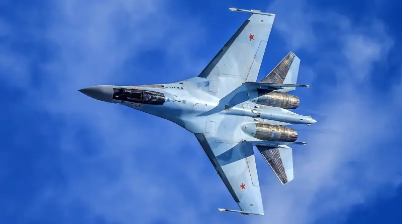 Su-35؛ چرا این جنگنده هنوز یکی از خطرناک‌ترین هواپیماهای رزمی جهان محسوب می‌شود؟