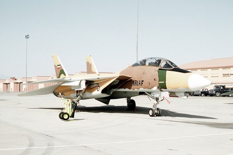 جنگنده F-14 Tomcat؛ بررسی کامل مشخصات، رادار، موشک فینیکس و نقش اف ۱۴ در ایران