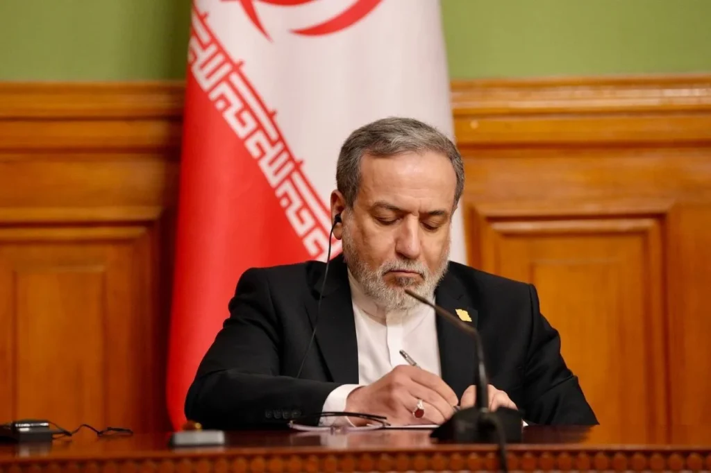 عراقچی: پایگاه‌های آمریکایی در